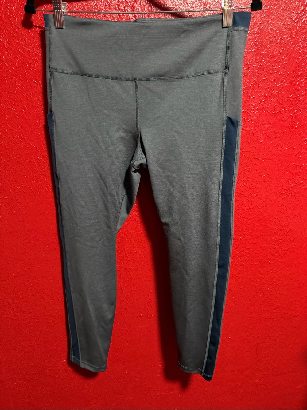 158. Pre loved Athleta Heathered Gray Leggings with Slate Undertone